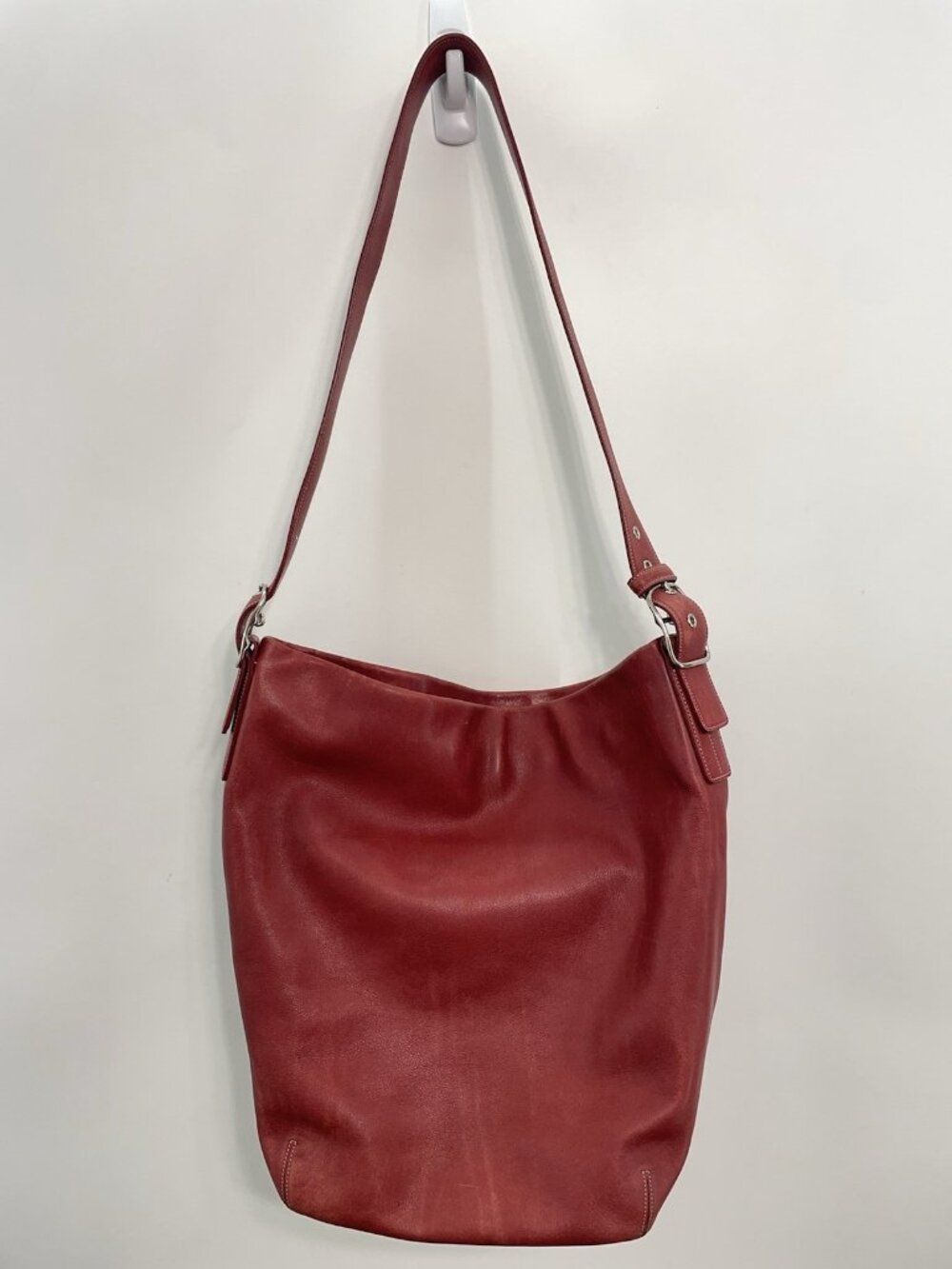 Vintage Coach Duffle Sak Bucket Bag Shoulder Tote Distressed Leather Red Top Zip